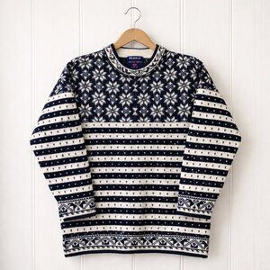 Devold Olmes Carretti Italian Designer Nordic Wool Sweater Navy Cream Snowflake